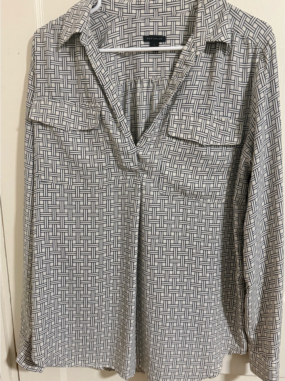 Ann Taylor Black & White Woven Geometric Popover Shirt